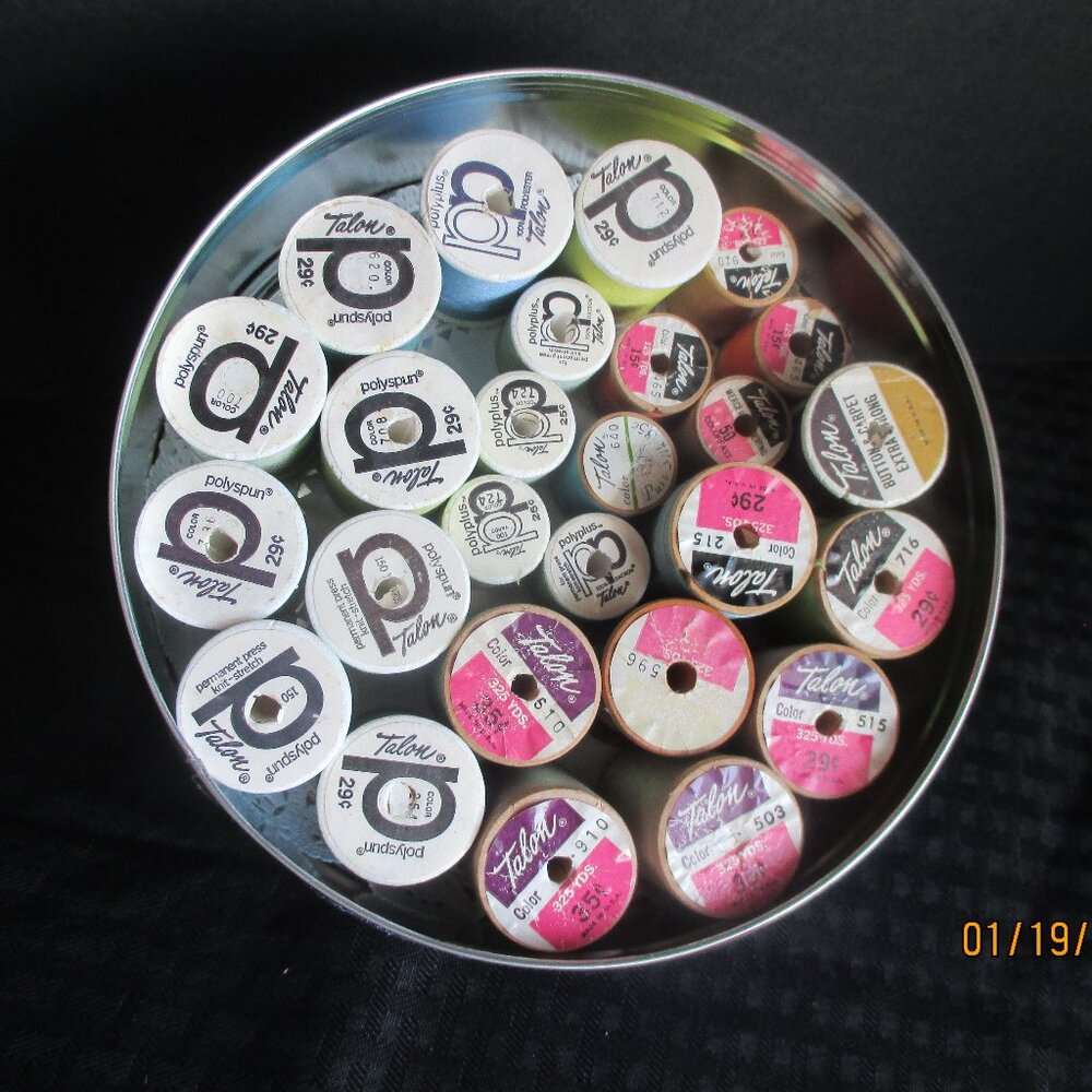 LOT OF 27 SPOOLS OF VINTAGE TALON THREAD